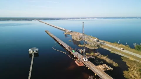 Construction on the new Shands Bridge in St. Johns County, Florida 動画素材 300924400