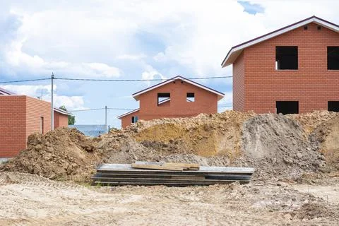 Construction of new two-storey brick houses. Urban-type settlement. Foto stock