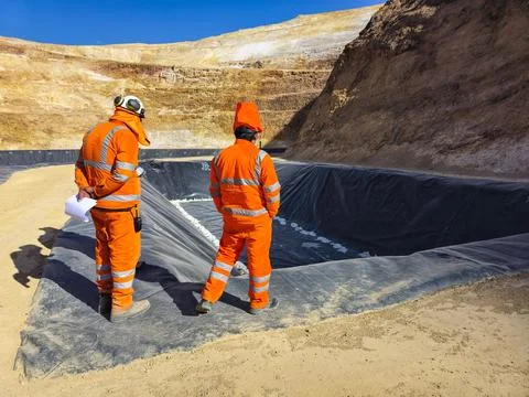 Construction process of water pools with geosynthetic materials Foto stock