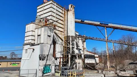 For Construction Projects - Abandoned Cement Mixing Plant Foto stock