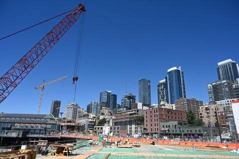 The construction in Seattle. Construction crane Fotos de archivo