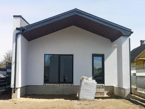 Construction of a separate building in a private house, under the bath Foto stock