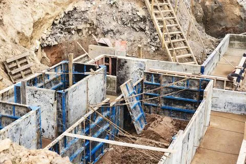 Construction site close-up. Arrangement of reinforced concrete grillage. Fotos de archivo