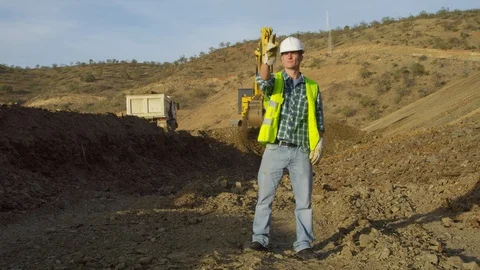 Construction Site, Construction, Gesturing, Wide Shot, Lockdown, 20 Seconds Or Video stock 95848182
