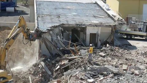 Construction site with demolition grapple at work Video stock 197333502