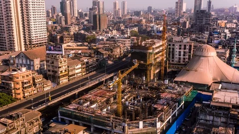 Construction site in front of an elevated highway road in Mumbai Stockbeeldmateriaal 119138102