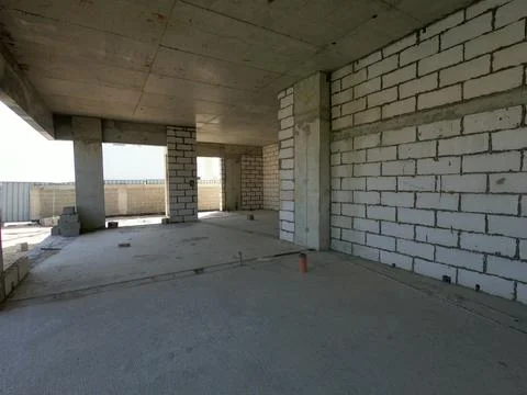 Construction Site of a modern house on a plot of land. No People present. Stockfoto's