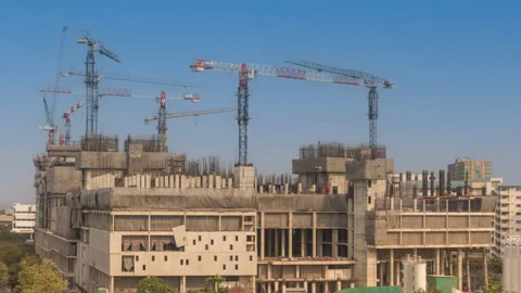 Construction site progress long term timelapse, 4K Time lapse Stock Footage 142873135