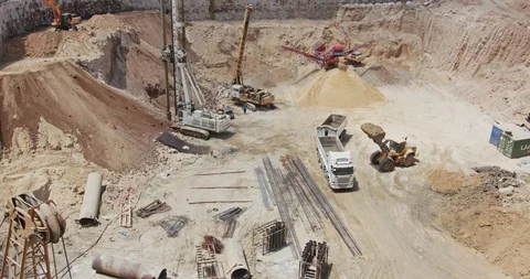 Construction site timelapse with trucks loaded Video stock 93882304