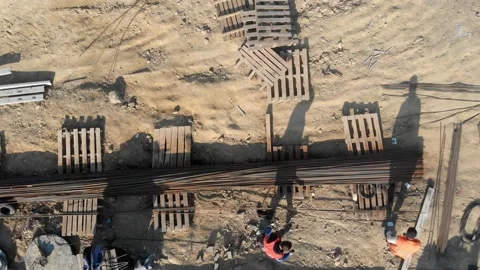Construction sites and workers under construction, mixers and excavators, steel Vídeo Stock 142882084