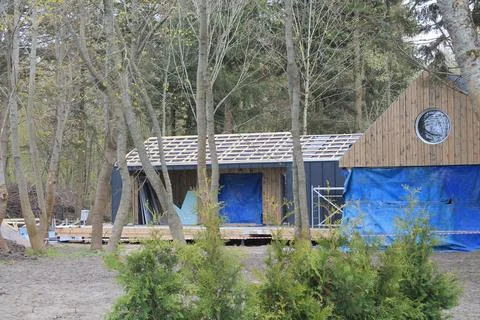 Construction of a small private building in the forest Foto stock