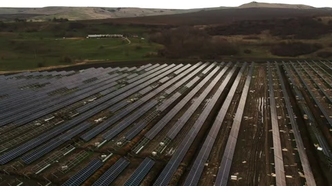 Construction of solar panels. Ecology solar power station panels in the fields Stockbeeldmateriaal 154432418