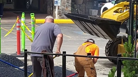Construction Team Laying Asphalt Crew Pouring Smoothing From Bobcat 库存影片 339973522