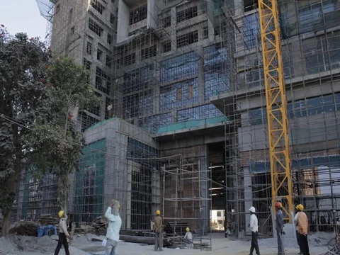 Construction Team Working Together On Building exterior  Time lapse Видео 72492412