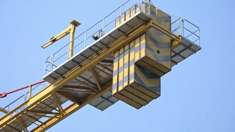 Construction Tower Crane: Equipment on an Active Building Site (ProRes 422) Видео 322931530