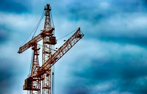 Construction. Tower crane. The process of building residential buildings. Fotos de archivo