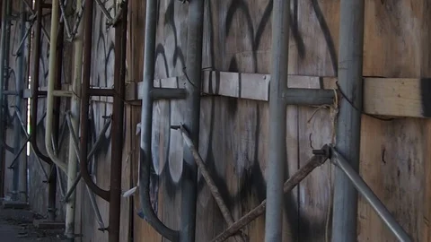 Construction Tunnel Walk 動画素材 105174291