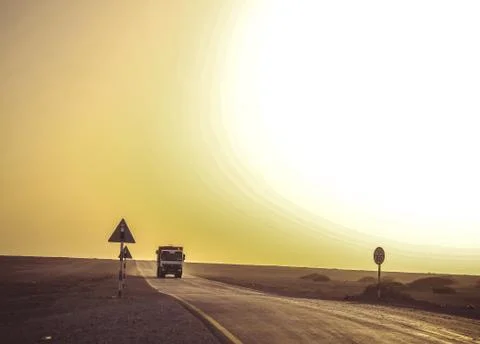 Construction Vehicles in Desert working Stock-Fotos