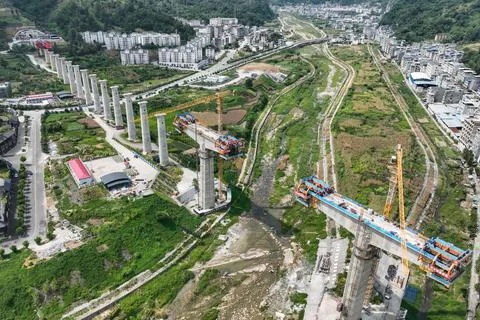 Construction of Wangmo River Bridge on Huangbai Railway in Full Swing Stock Photos