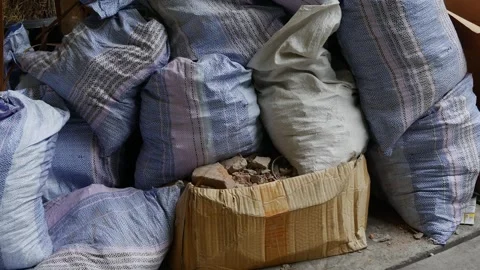 Construction Waste Bags and Rubble Cardboard Box Vidéo 337291799