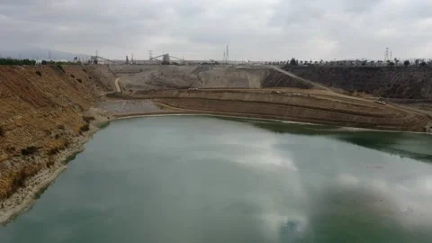 Construction within the lake water Vídeo Stock 150775846