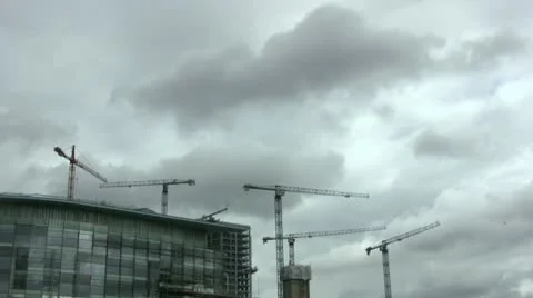 Construction work on a cloudy day Video stock 20488027