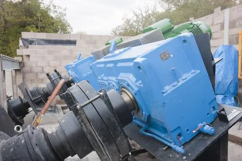 Construction work on fitting two archimedes screws on a new hydro electric pr Foto stock