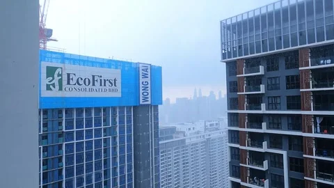 The construction work on the rooftop of the high-rise building in Kuala Lumpur Stock Footage 341078852