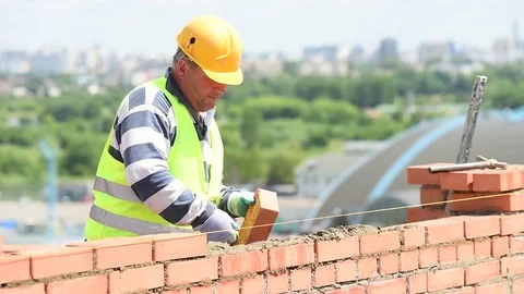 Construction worker bricklayer 動画素材 84117440