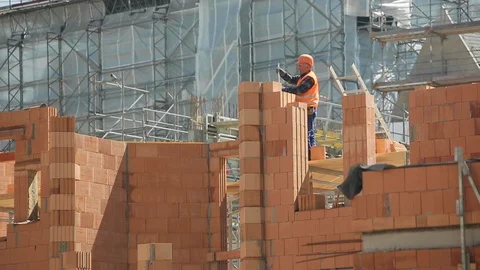 Construction Worker Building Brick House Vídeos de archivo 109268769