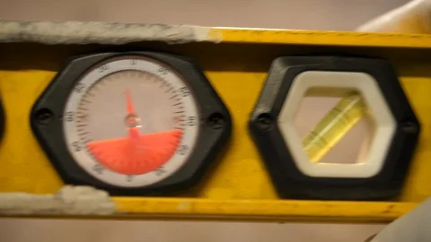 Construction Worker checking Level tool device. Vídeos de archivo 126328072