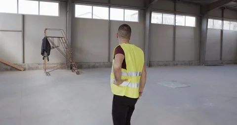 A construction worker eating a sandwich. Stock Footage 127104484