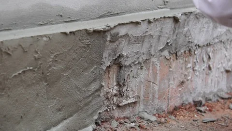 Construction worker finishing a wall  Video stock 112946240