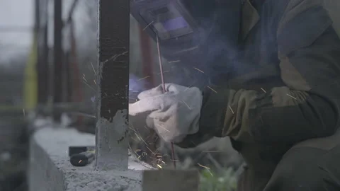 Construction worker  Stock-Footage 141582404