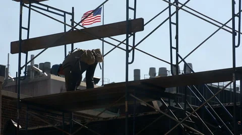 Construction Worker Hardhat Scaffolding Building NYC Union 스톡 동영상 42564897