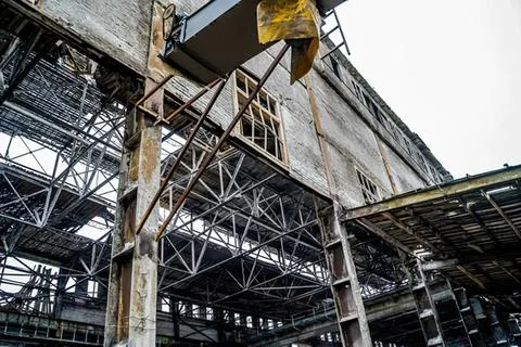 Construction worker on scaffolding at a building site Stock Photos
