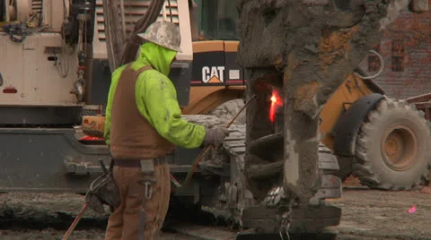 Construction worker welding Stock Footage 24177700