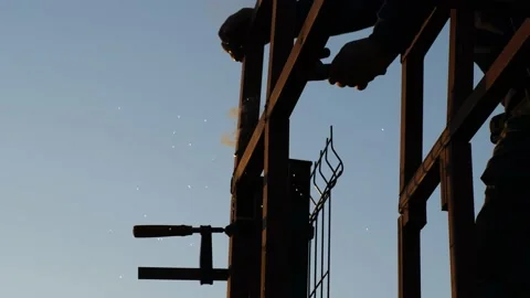 Construction Worker Welding Vidéo 222815473
