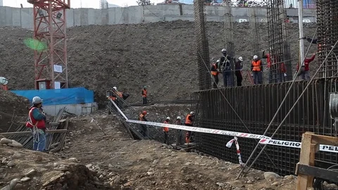 Construction workers Video stock 77100144