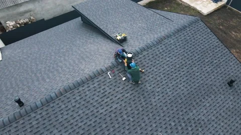 Construction workers Installing chimney and building construction concept Stock-Footage 153555488