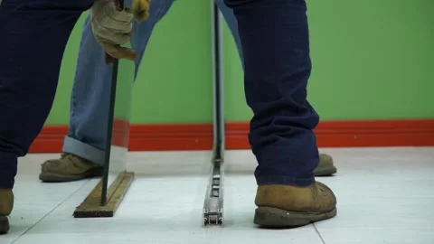 Construction Workers on the job 스톡 동영상 137629937