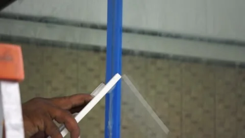 Construction Workers on the job 스톡 동영상 137630191