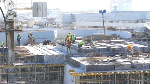 Construction workers working on building site Vidéo 88506663