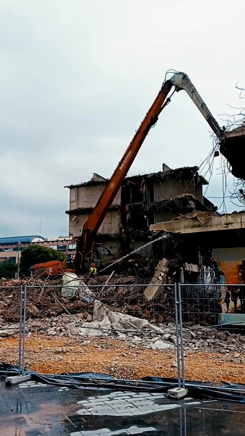 Construction works at old Hotel Palace in Banja Luka. Video stock 246760134