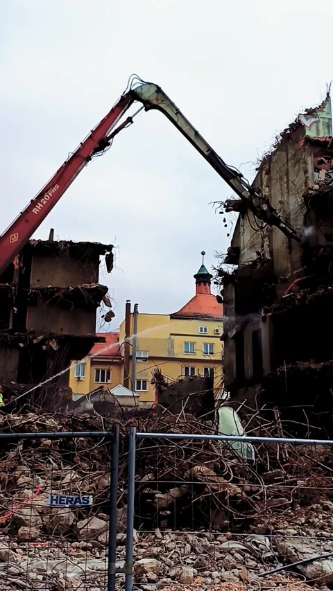 Construction works at old Hotel Palace in Banja Luka. Видео 246760142