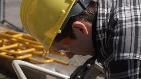 Constructor worker listening to supervisor Stock Footage 88961136