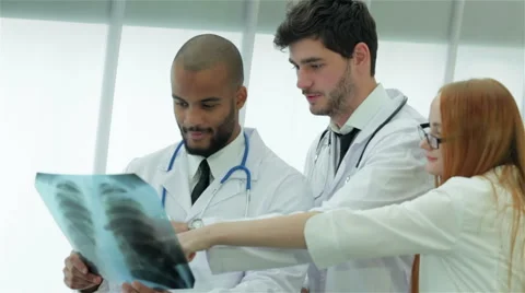 Consultation of the two doctors 스톡 동영상 43505324