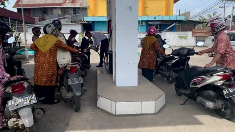 Consumer queue for gasoline Stock Footage 248948405