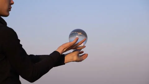 Contact juggling 스톡 동영상 99890934