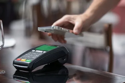 Contactless payment using smartphone Stockfoto's